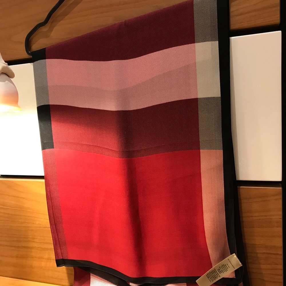 BURBERRY scarf